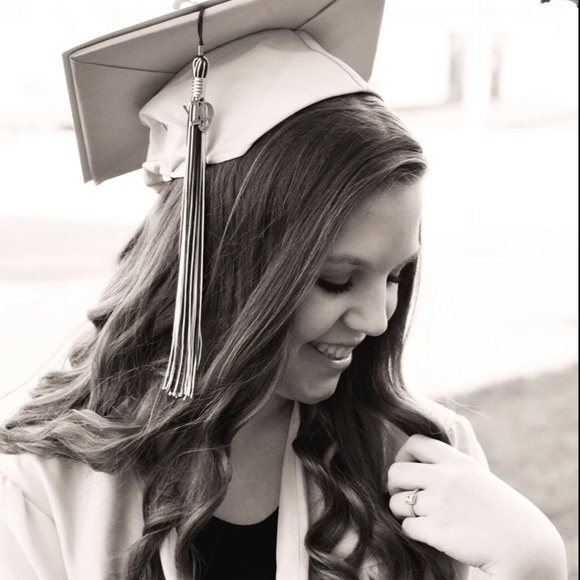 Meet your Posher, Kaitlyn - Picture 3 of 4